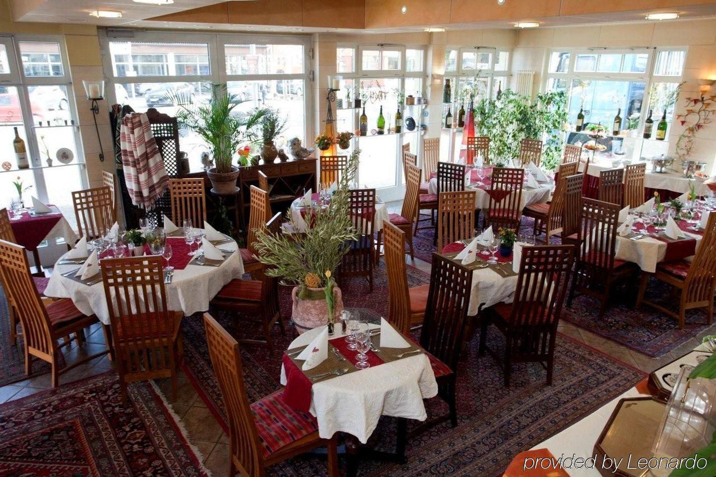 Hotel Henry Erding Étterem fotó